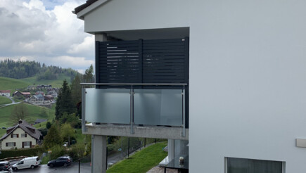 Aluminium Sichtschutz aus dem 2019 in 9103 Schwellbrunn Schweiz von Zaunteam Appenzellerland.