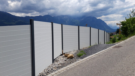 Aluminium Sichtschutz aus dem 2020 in 9470 Räfis Schweiz von Zaunteam Werdenberg.