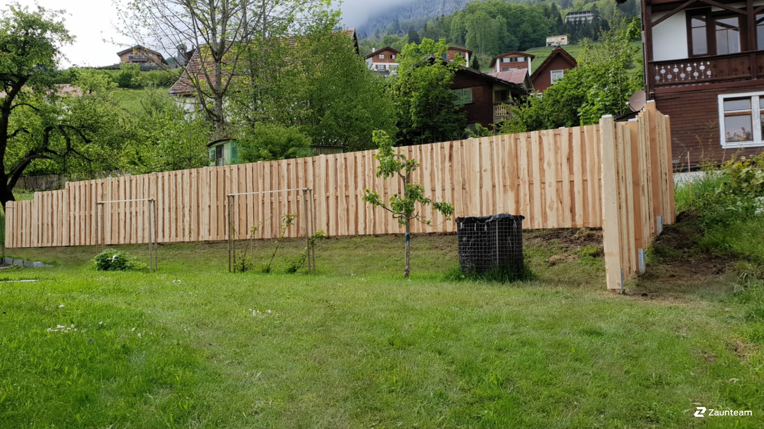 Holz Sichtschutz aus dem 2019 in 8881 Walenstadtberg Schweiz von Zaunteam Heidiland.