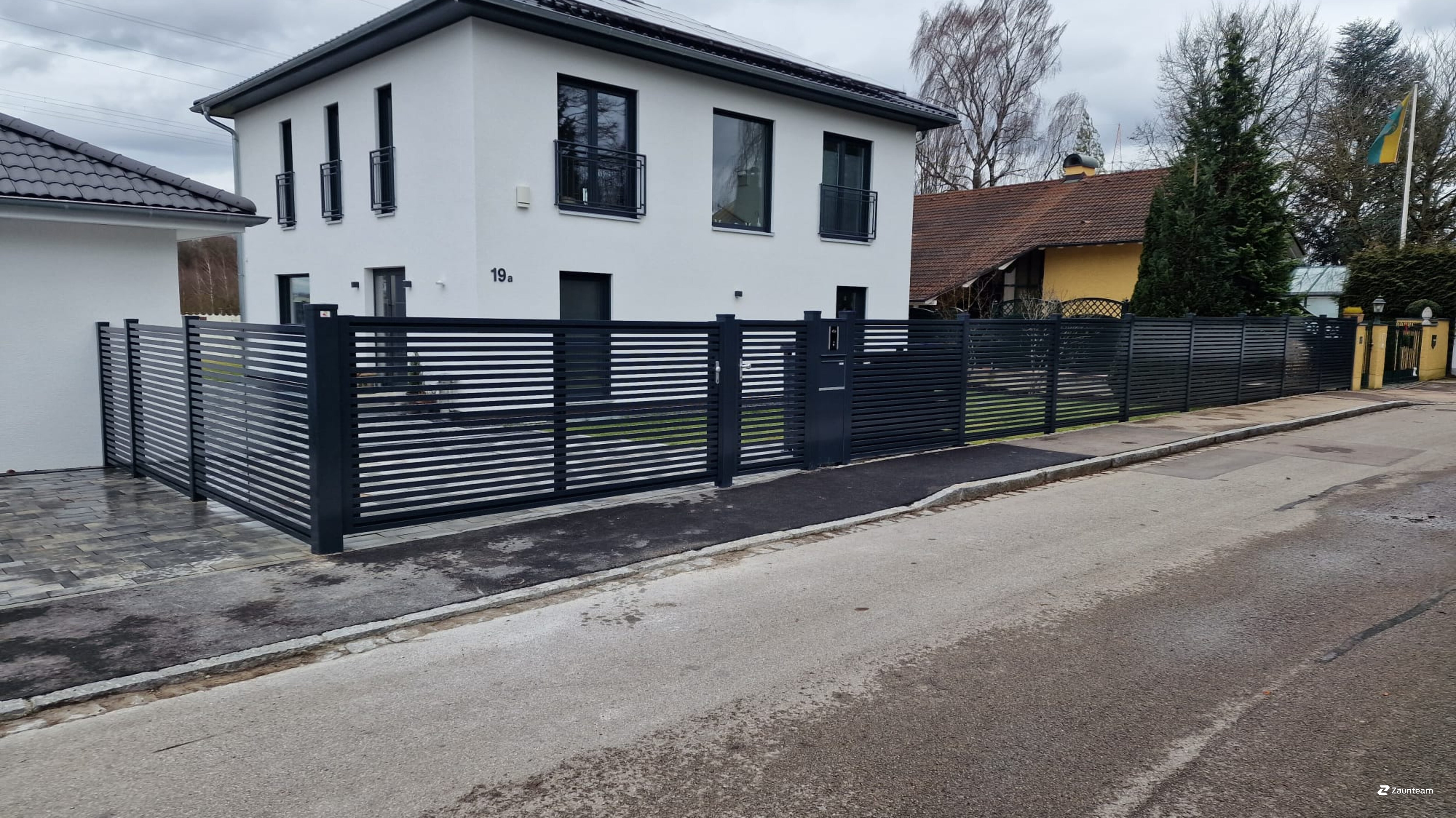 Zaunteam Modern Aluzaun einbetoniert, 86356 Neusäß