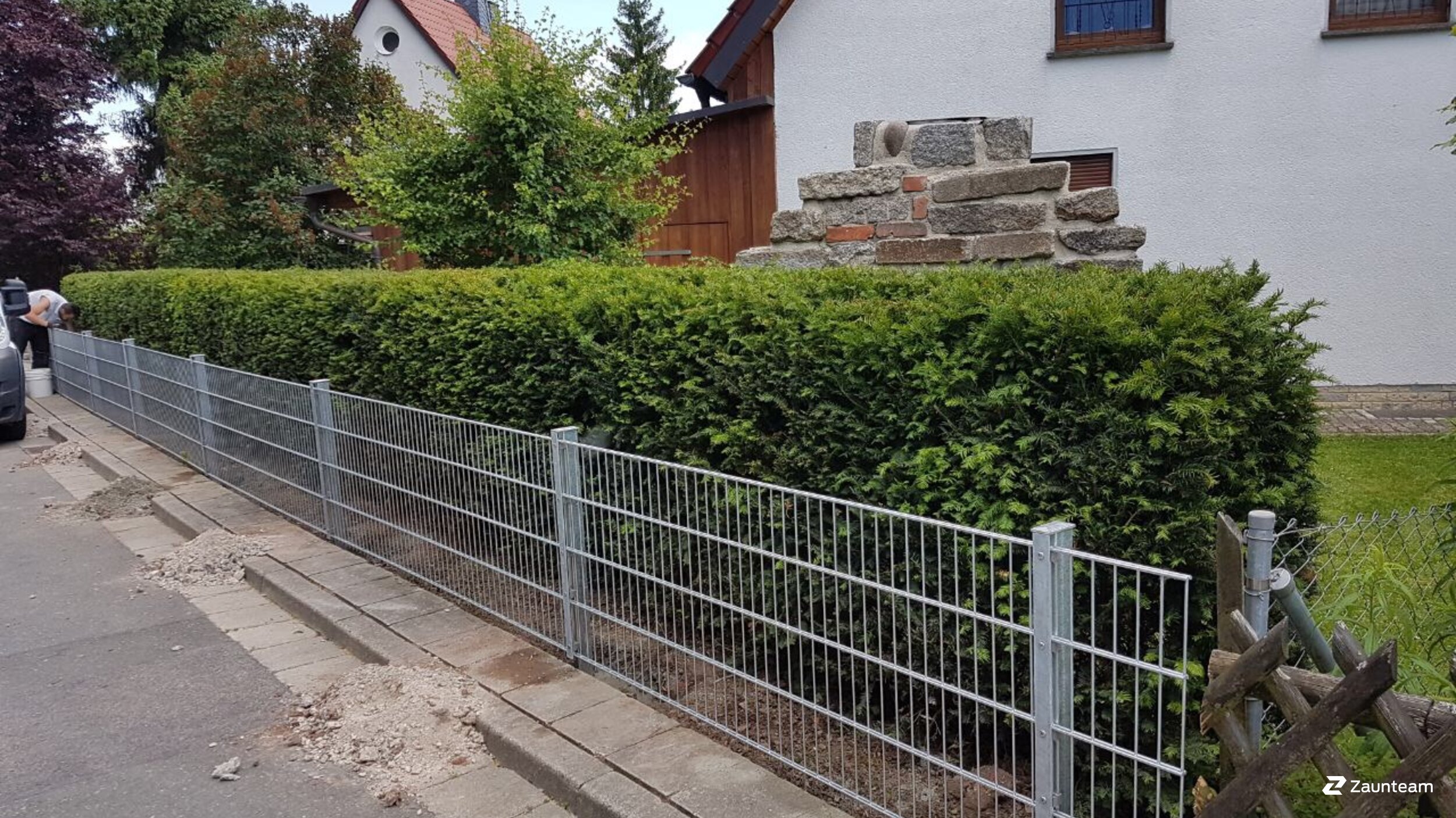 zaunteam-doppelstabmatten-leicht-verzinkt-mit-pfosten-40x60-verzinkt