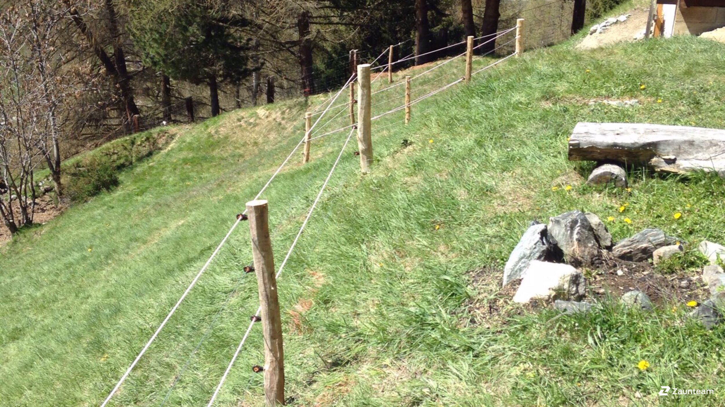 Elektrozaun für Nutztiere aus dem 2016 in 3961 Ayer Schweiz von Zaunteam Wallis / Swissclôture Valais.