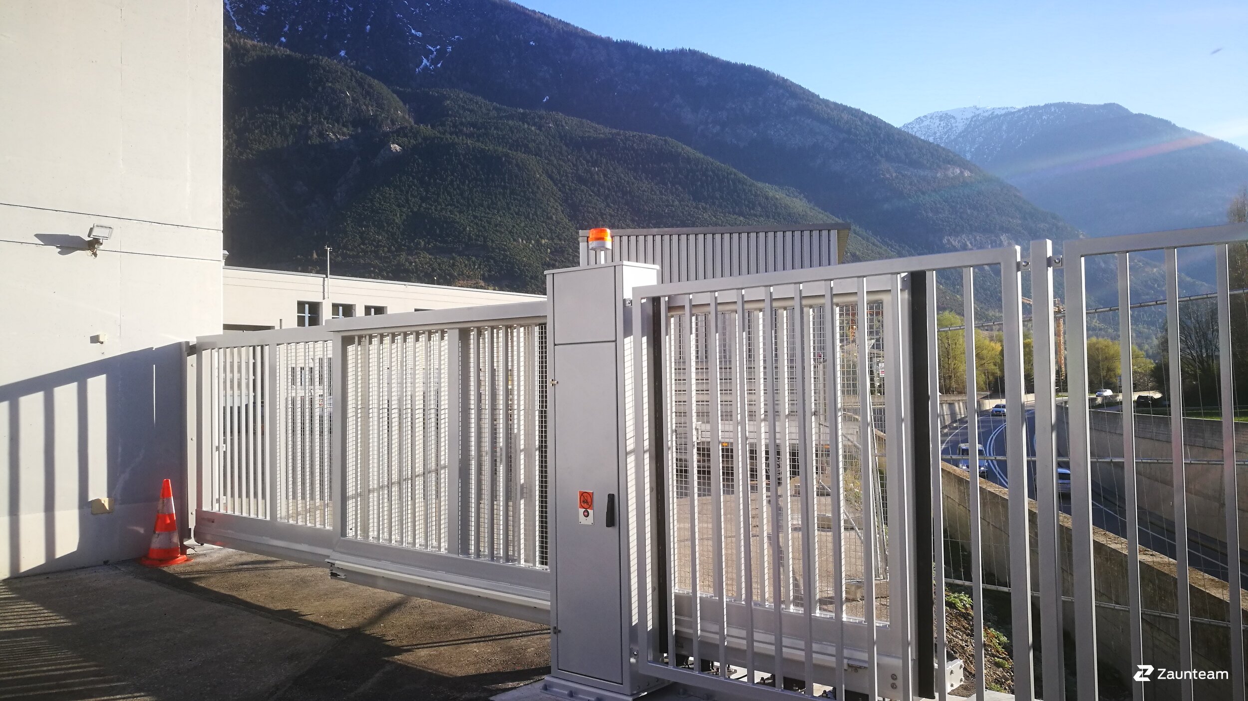 Automatische Tore aus dem 2017 in 3900 Brig Schweiz von Zaunteam Wallis / Swissclôture Valais.