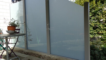 Glas Sichtschutz aus dem 2017 in 3315 Kräiligen Schweiz von Zaunteam Mittelland GmbH.