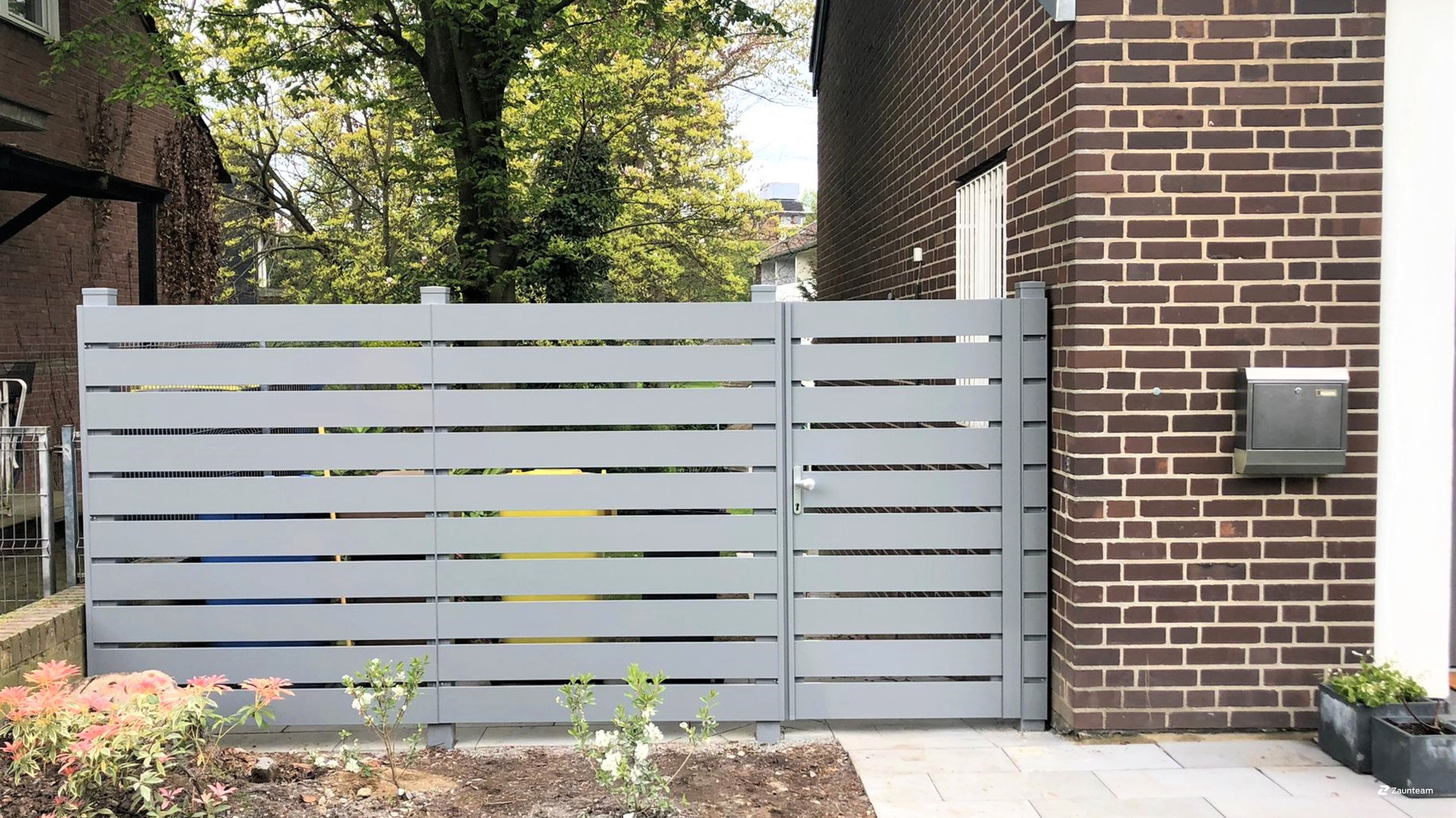 Zaunteam Modern Aluzaun einbetoniert, 41464 Neuss
