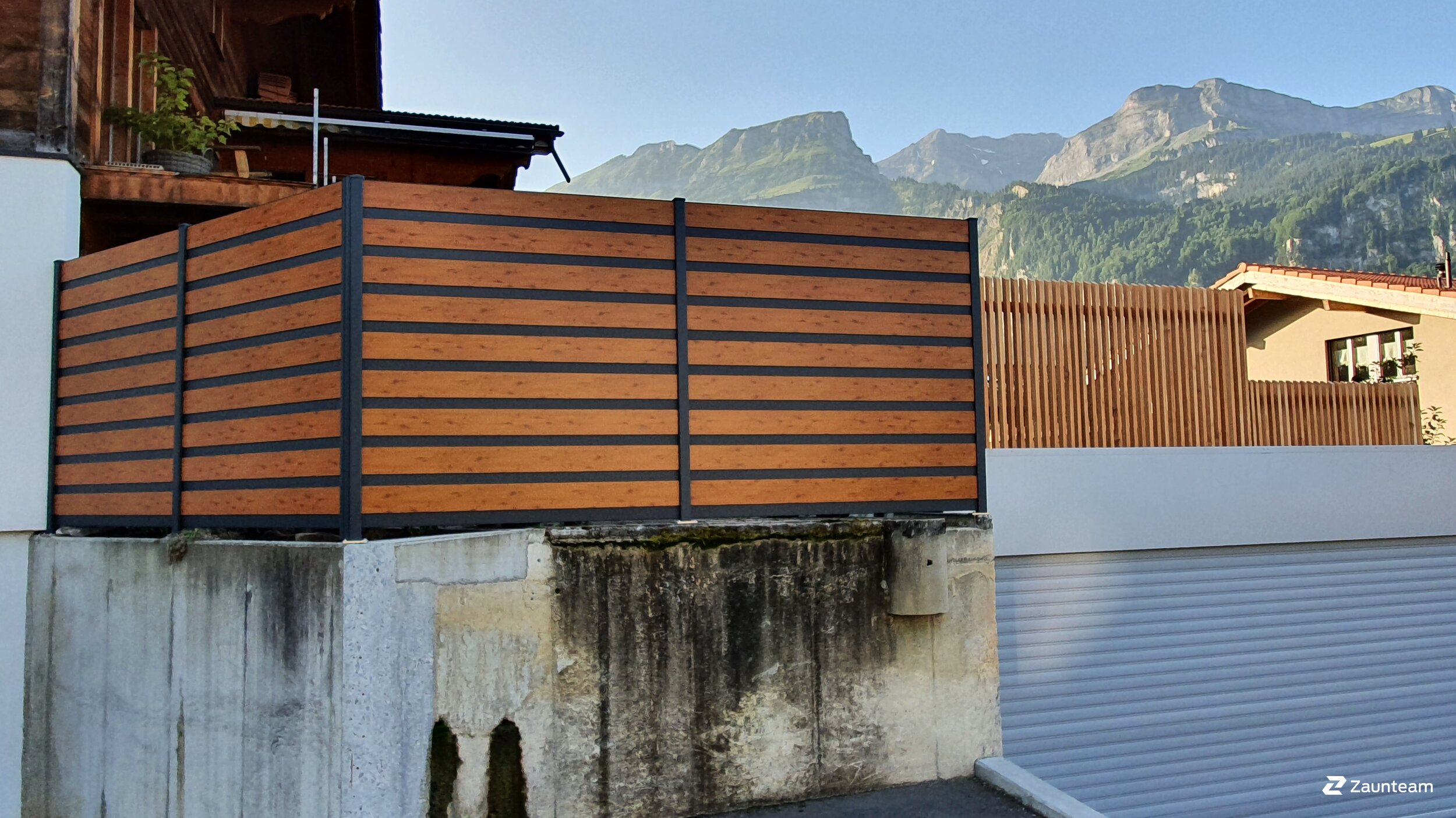 Aluminium Sichtschutz aus dem 2021 in 3855 Brienz Schweiz von Zaunteam Berner Oberland.