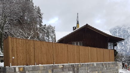 Holz Sichtschutz aus dem 2017 in 3800 Sundlauenen Schweiz von Zaunteam Daniel Frutiger AG.